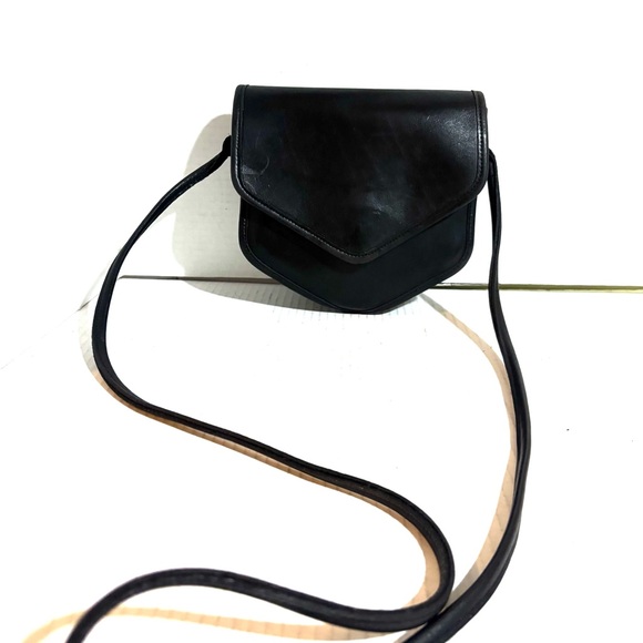 Coach Handbags - Coach Megan vintage Elegant Black Leather Crossbody Bag